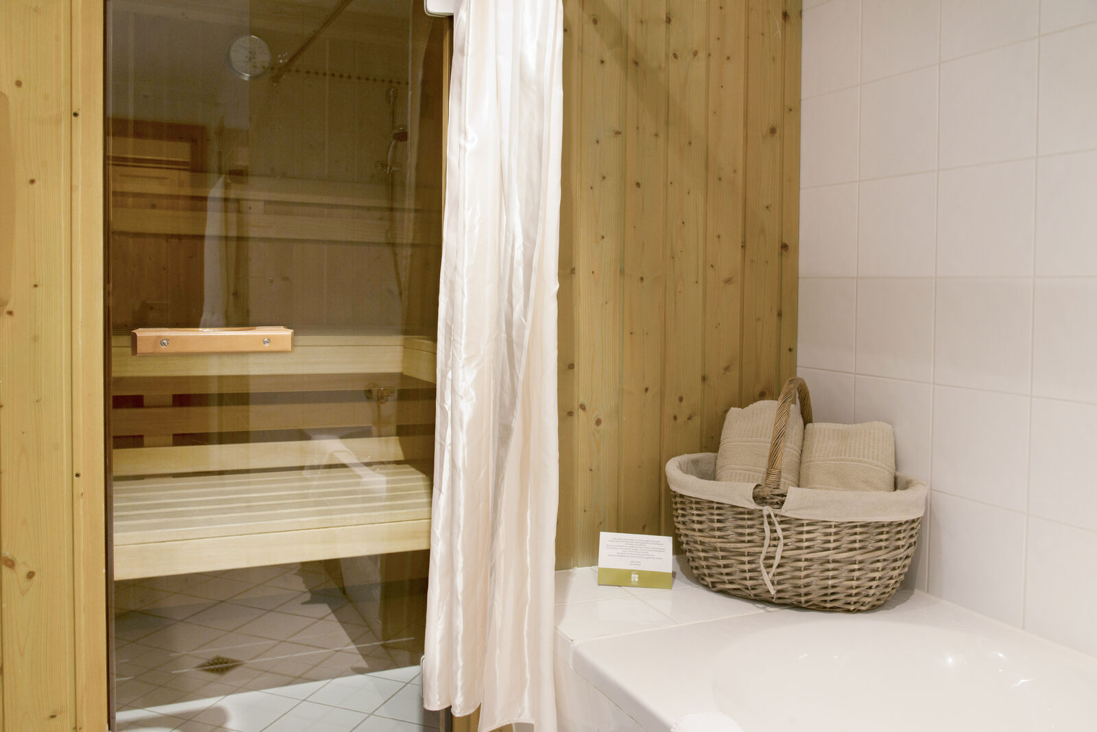 Room | SUITE WITH IN-ROOM SAUNA | Hotel Alpenhof